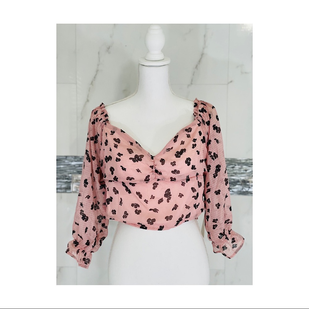 Brand new pink top